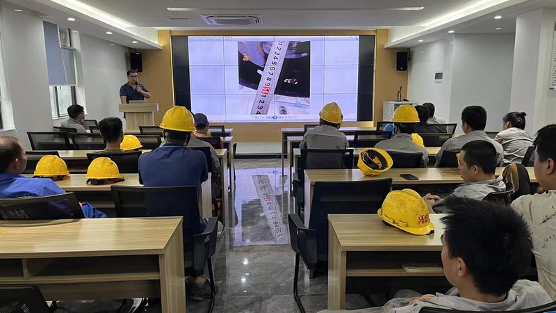 建造师考试培训费用通常由以下几部分构成：